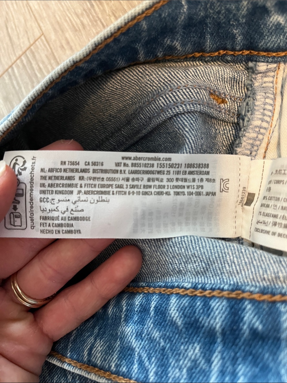 Abercrombie & Fitch 12" Ultra High Rise '90s Straight Leg Blue Jeans. 29 8r - Picture 11 of 12